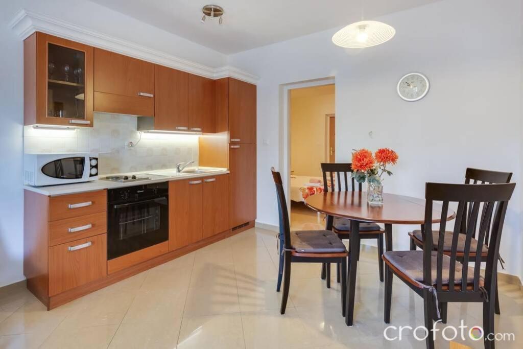Niko 1 Appartement Kožino Buitenkant foto